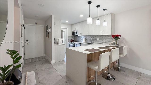 400 SE 10th Street 112, Deerfield Beach, FL 33441