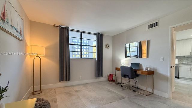 400 SE 10th Street 112, Deerfield Beach, FL 33441