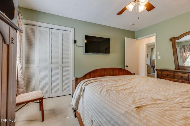 908 Spring Valley Drive, Kingsport, TN 37660