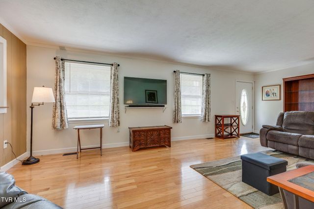 908 Spring Valley Drive, Kingsport, TN 37660