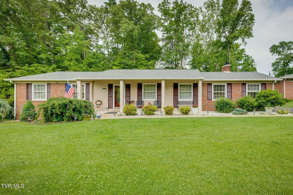 908 Spring Valley Drive, Kingsport, TN 37660