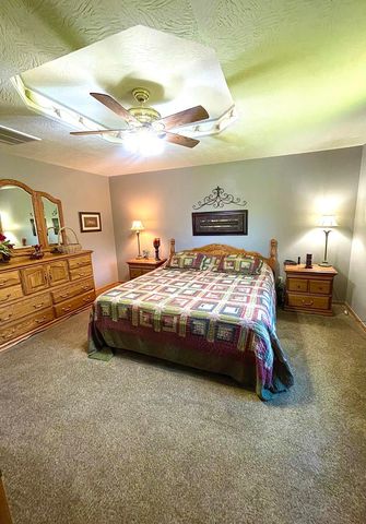 7515 W Wynwood Drive, Springfield, MO 65802