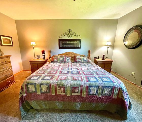 7515 W Wynwood Drive, Springfield, MO 65802