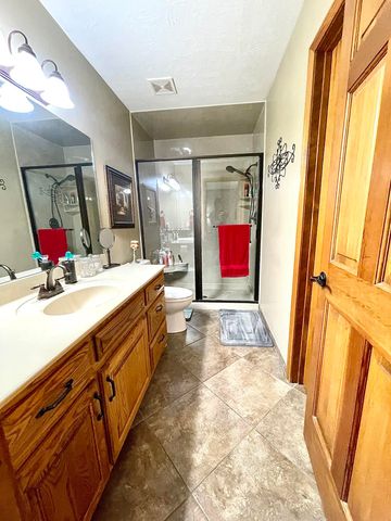 7515 W Wynwood Drive, Springfield, MO 65802