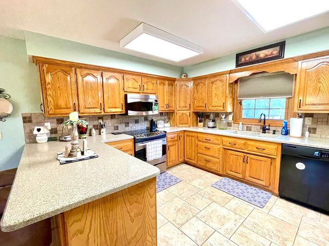 7515 W Wynwood Drive, Springfield, MO 65802