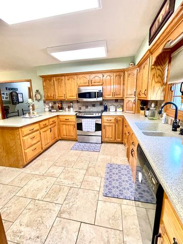 7515 W Wynwood Drive, Springfield, MO 65802