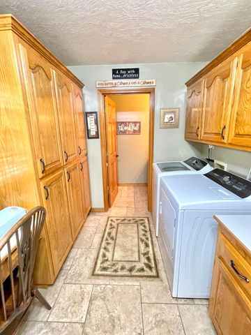 7515 W Wynwood Drive, Springfield, MO 65802