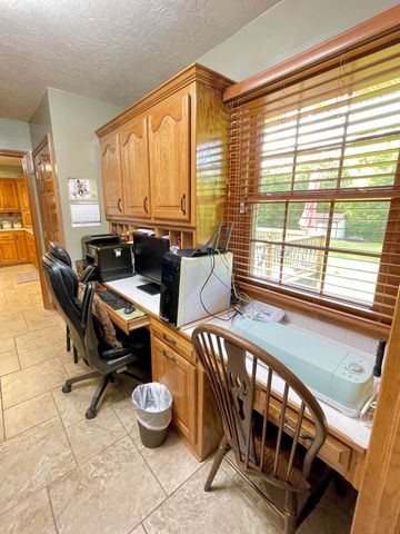 7515 W Wynwood Drive, Springfield, MO 65802