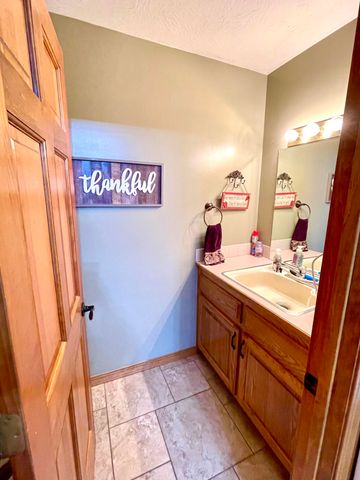 7515 W Wynwood Drive, Springfield, MO 65802