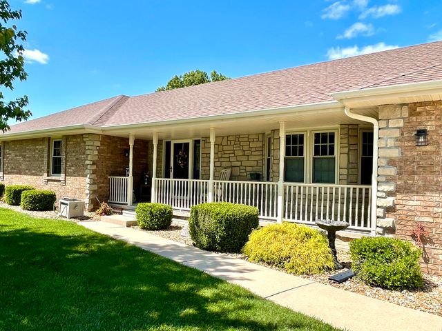 7515 W Wynwood Drive, Springfield, MO 65802
