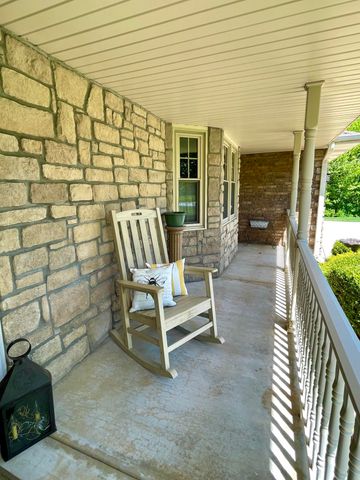 7515 W Wynwood Drive, Springfield, MO 65802