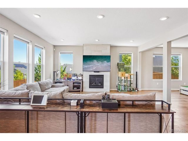 865 N Waterloo Cir, Aurora, CO 80018