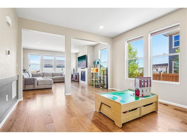 865 N Waterloo Cir, Aurora, CO 80018