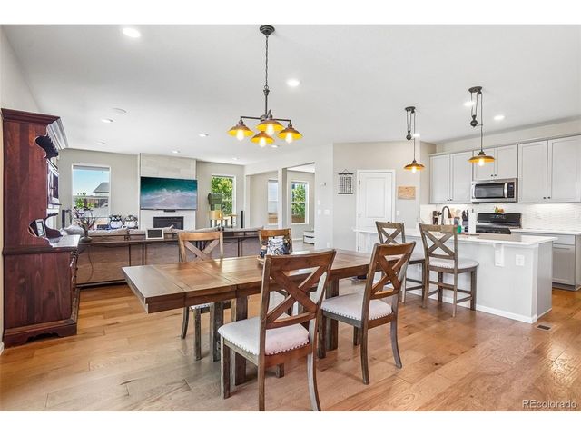 865 N Waterloo Cir, Aurora, CO 80018