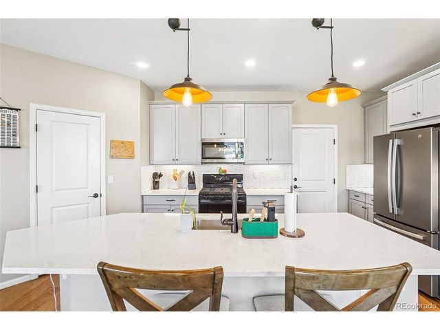 865 N Waterloo Cir, Aurora, CO 80018