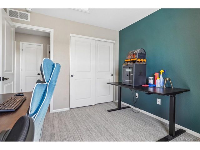 865 N Waterloo Cir, Aurora, CO 80018