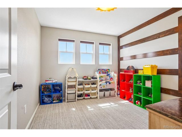 865 N Waterloo Cir, Aurora, CO 80018