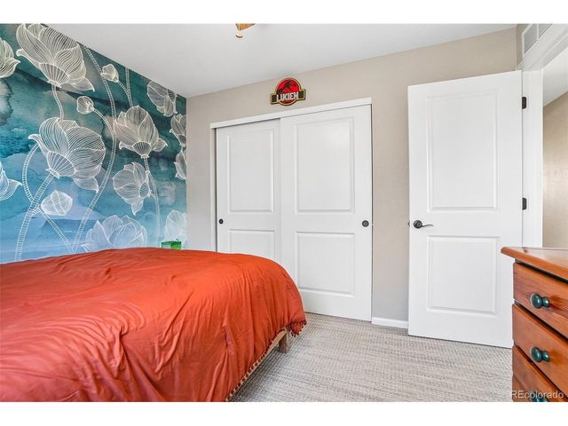 865 N Waterloo Cir, Aurora, CO 80018
