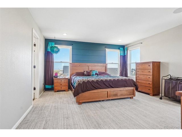 865 N Waterloo Cir, Aurora, CO 80018