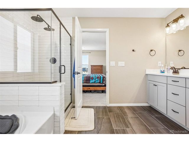 865 N Waterloo Cir, Aurora, CO 80018