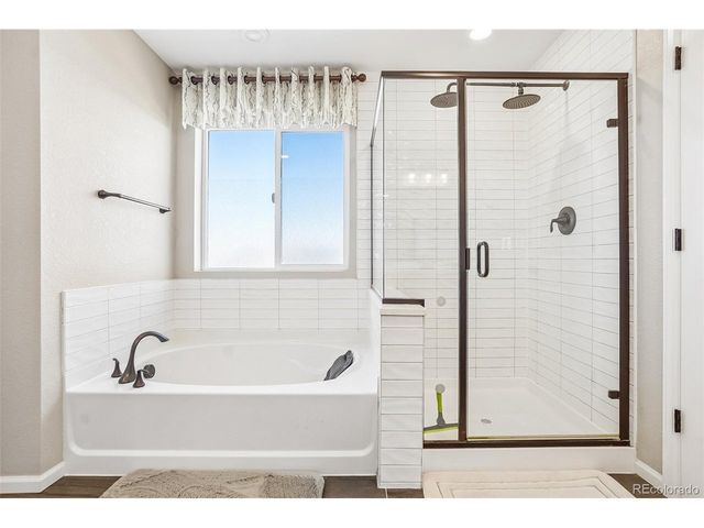 865 N Waterloo Cir, Aurora, CO 80018