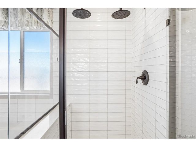 865 N Waterloo Cir, Aurora, CO 80018