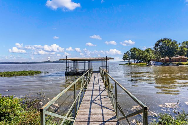 10101 Lakeshore Loop, Dardanelle, AR 72834