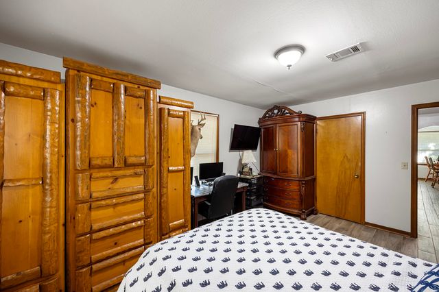 10101 Lakeshore Loop, Dardanelle, AR 72834