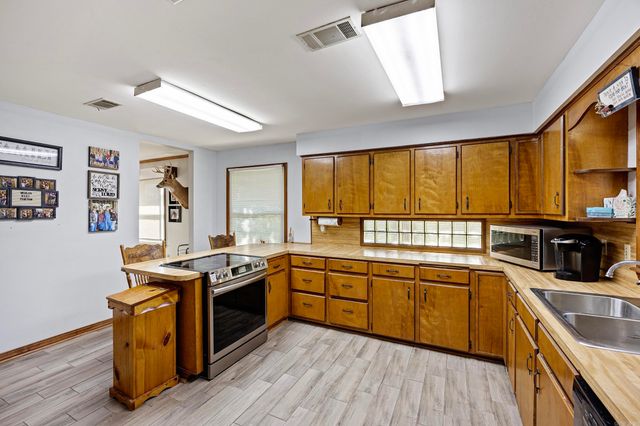 10101 Lakeshore Loop, Dardanelle, AR 72834