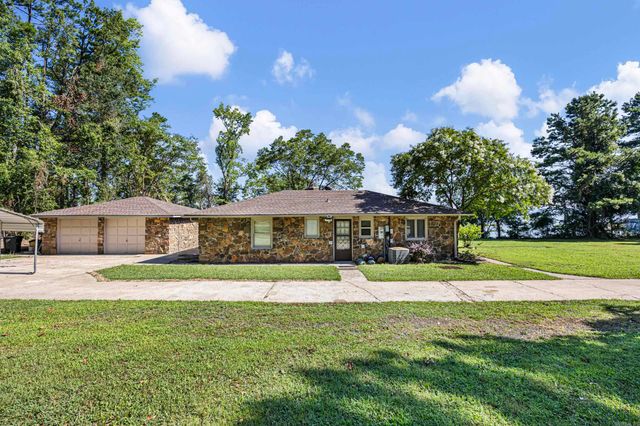 10101 Lakeshore Loop, Dardanelle, AR 72834