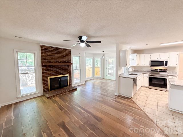 13622 Tynecastle Lane, Matthews, NC 28105