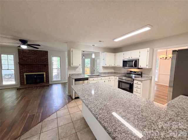 13622 Tynecastle Lane, Matthews, NC 28105