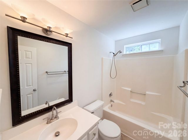 13622 Tynecastle Lane, Matthews, NC 28105