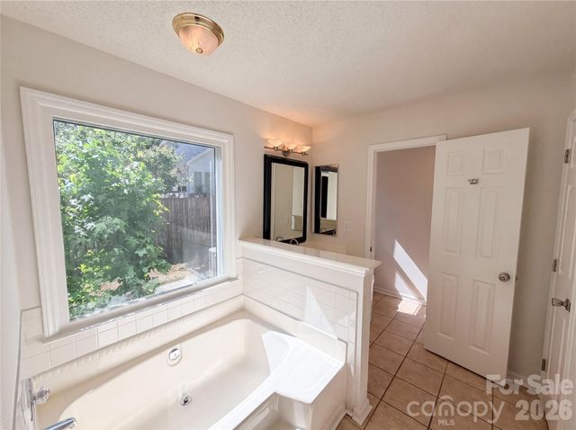 13622 Tynecastle Lane, Matthews, NC 28105