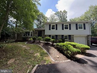 34 E KNOWLTON RD, Media, PA 19063