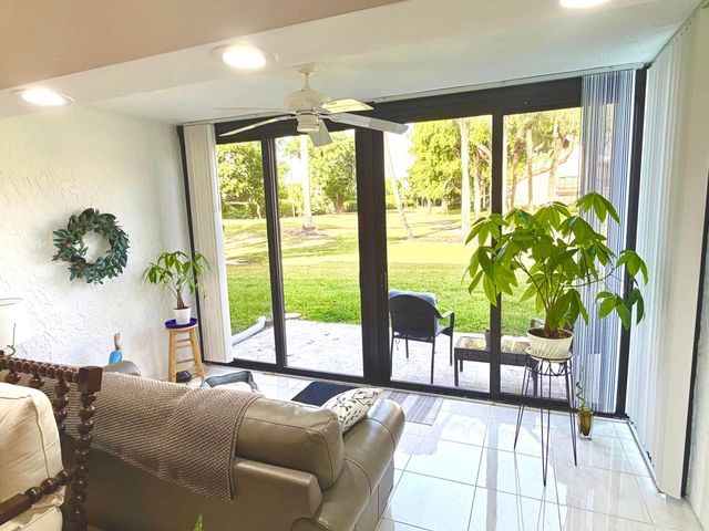 16768 Oak Hill Trail 1214, Delray Beach, FL 33484