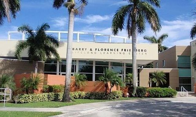 16768 Oak Hill Trail 1214, Delray Beach, FL 33484