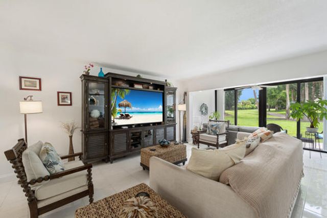 16768 Oak Hill Trail 1214, Delray Beach, FL 33484