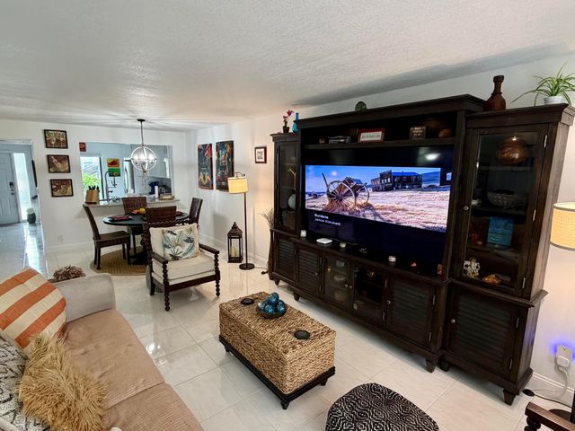 16768 Oak Hill Trail 1214, Delray Beach, FL 33484
