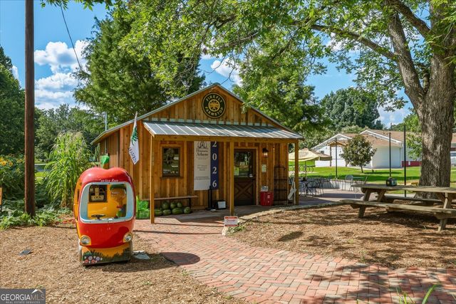 695 Parkview Drive, Winterville, GA 30683