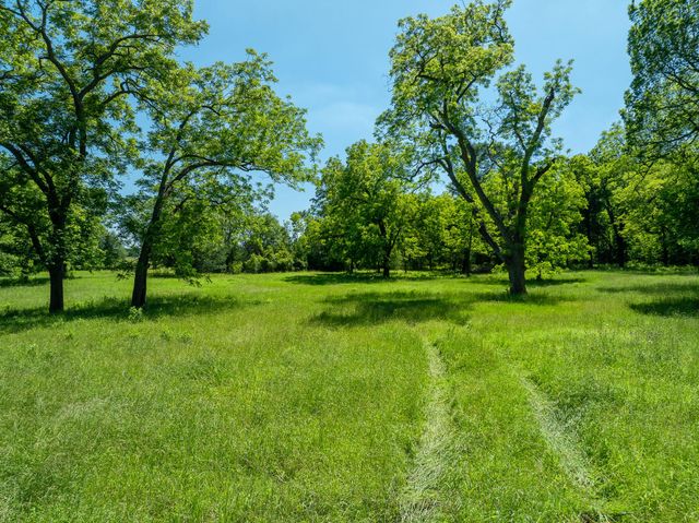 400 619 SPUR, Elgin, TX 78621