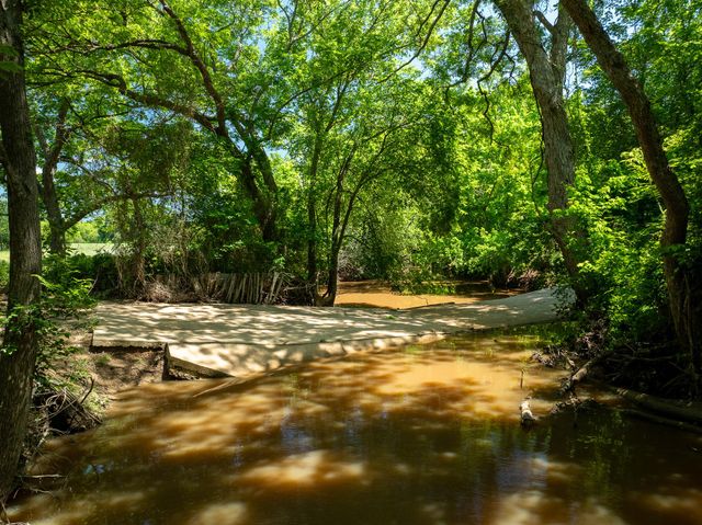400 619 SPUR, Elgin, TX 78621