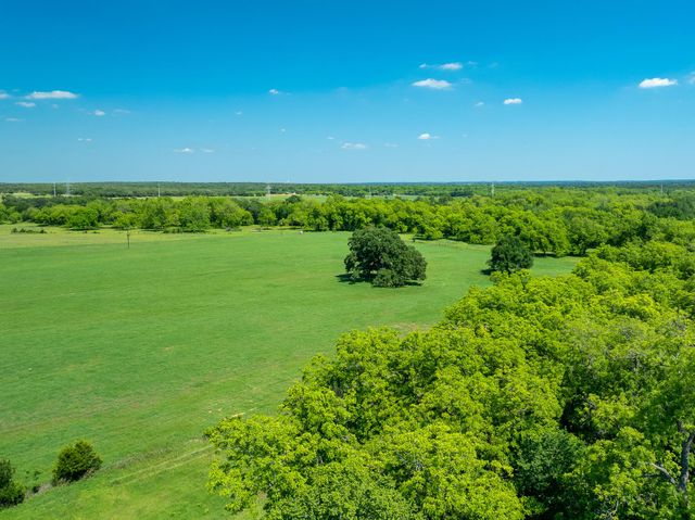 400 619 SPUR, Elgin, TX 78621