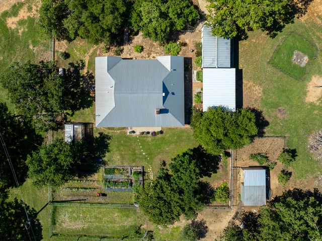 400 619 SPUR, Elgin, TX 78621