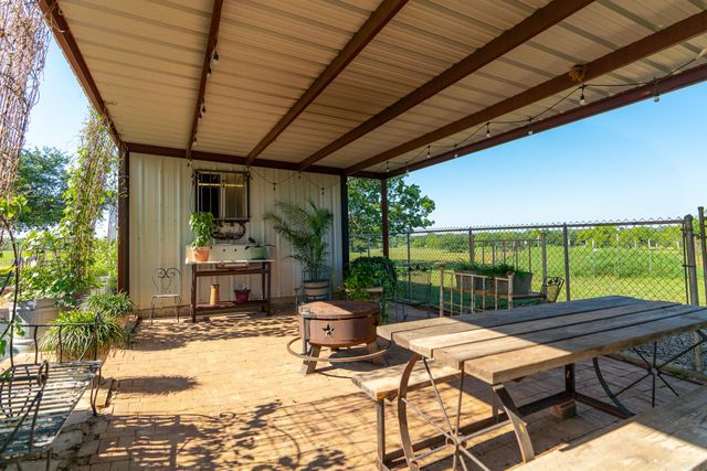 400 619 SPUR, Elgin, TX 78621