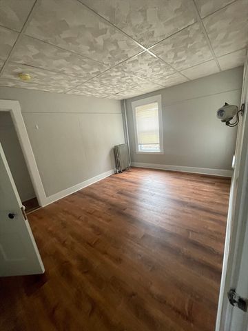 71 Arlington St, Fitchburg, MA 01420