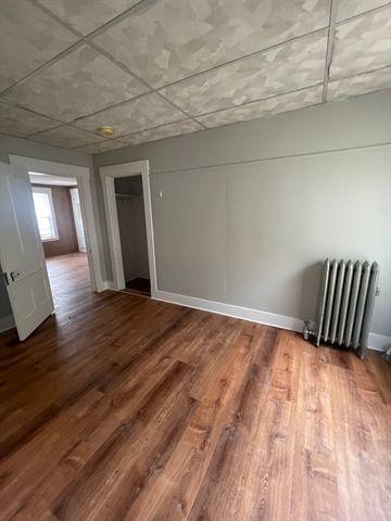 71 Arlington St, Fitchburg, MA 01420