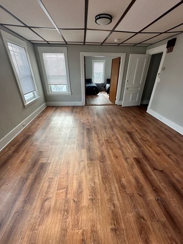 71 Arlington St, Fitchburg, MA 01420