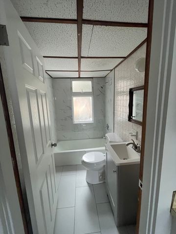 71 Arlington St, Fitchburg, MA 01420