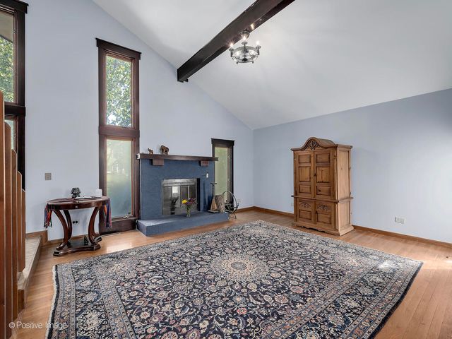 1096 Onwentsia Court, Naperville, IL 60563